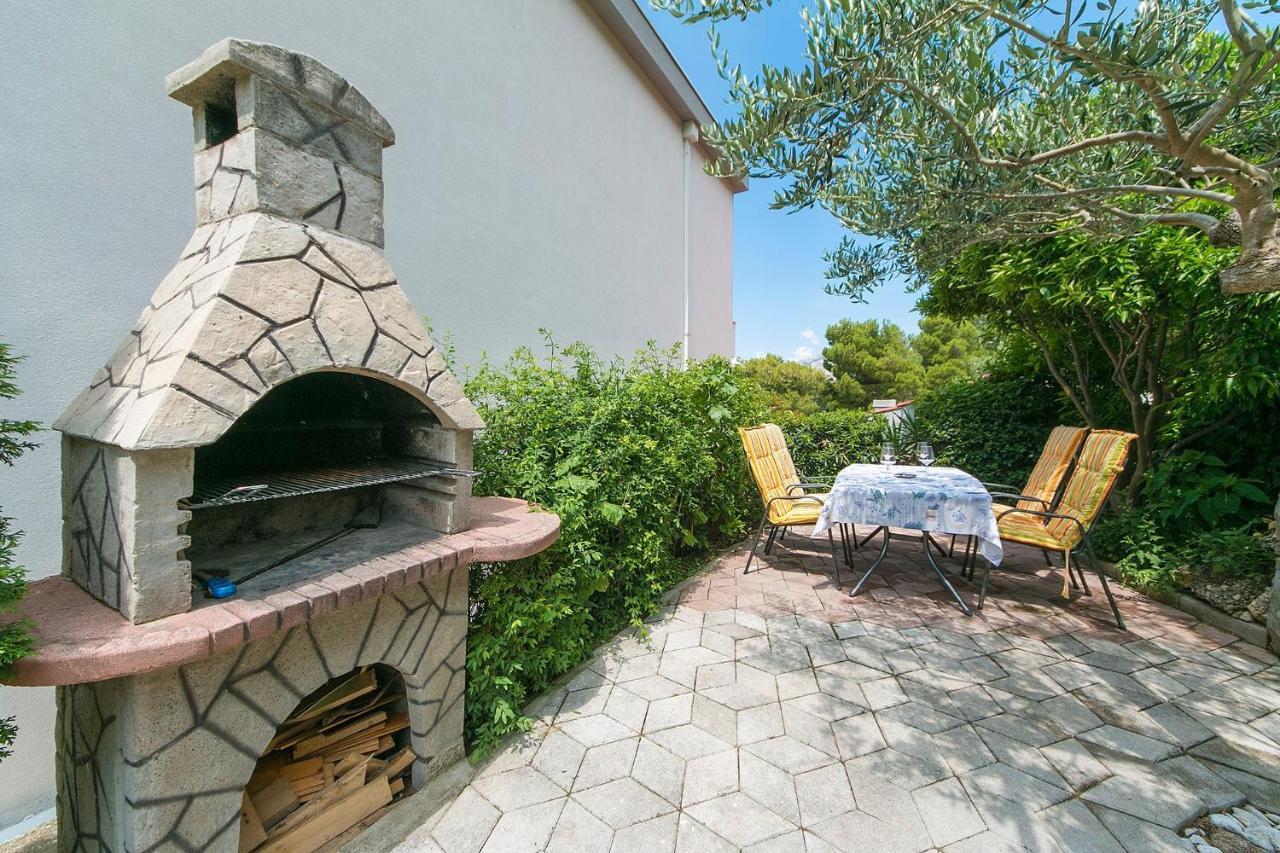 Apartments By The Sea Brela, Makarska - 20778 Kültér fotó