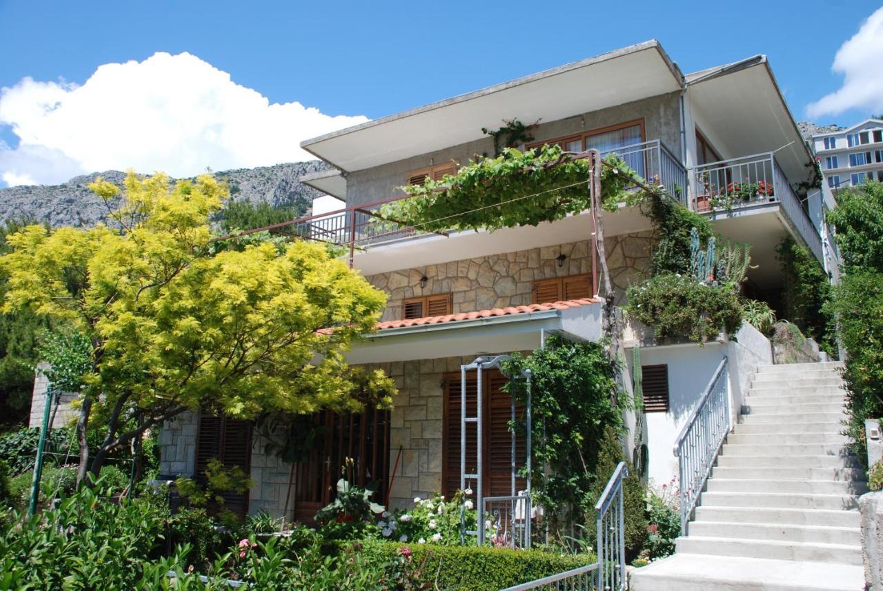 Apartments By The Sea Brela, Makarska - 20778 Kültér fotó