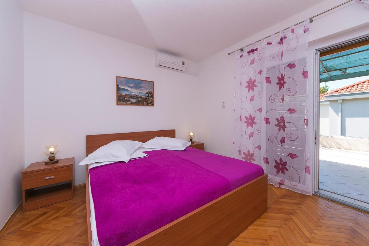 Apartments By The Sea Brela, Makarska - 20778 Kültér fotó