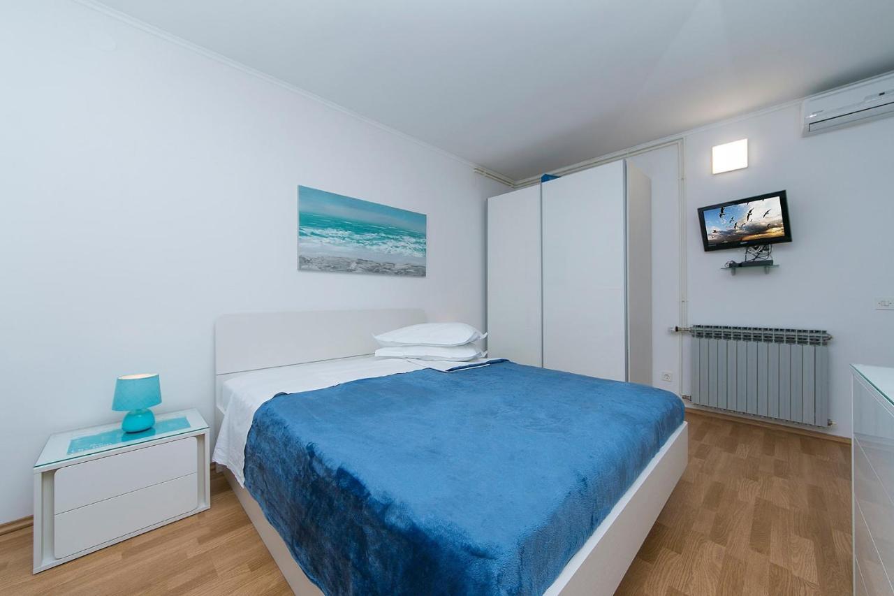 Apartments By The Sea Brela, Makarska - 20778 Kültér fotó