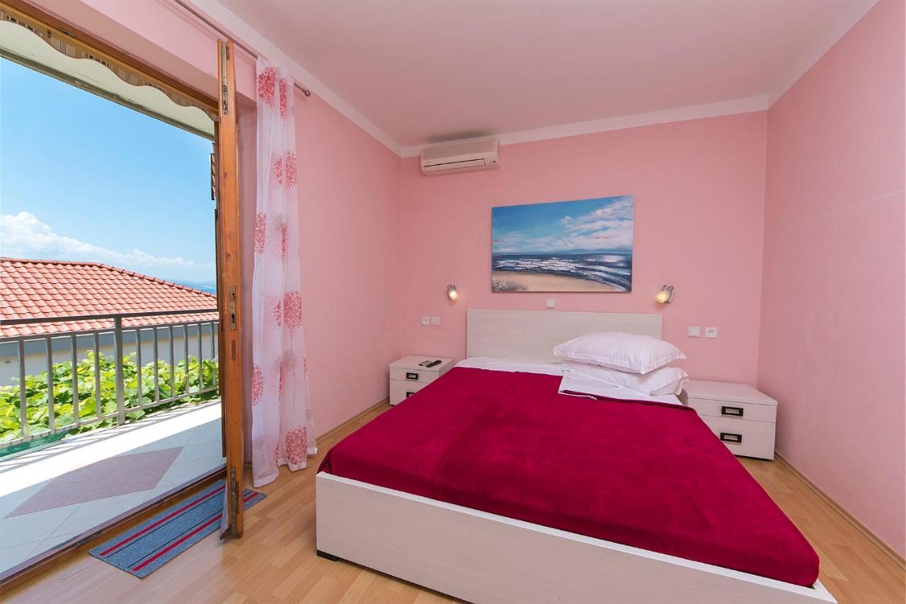 Apartments By The Sea Brela, Makarska - 20778 Kültér fotó