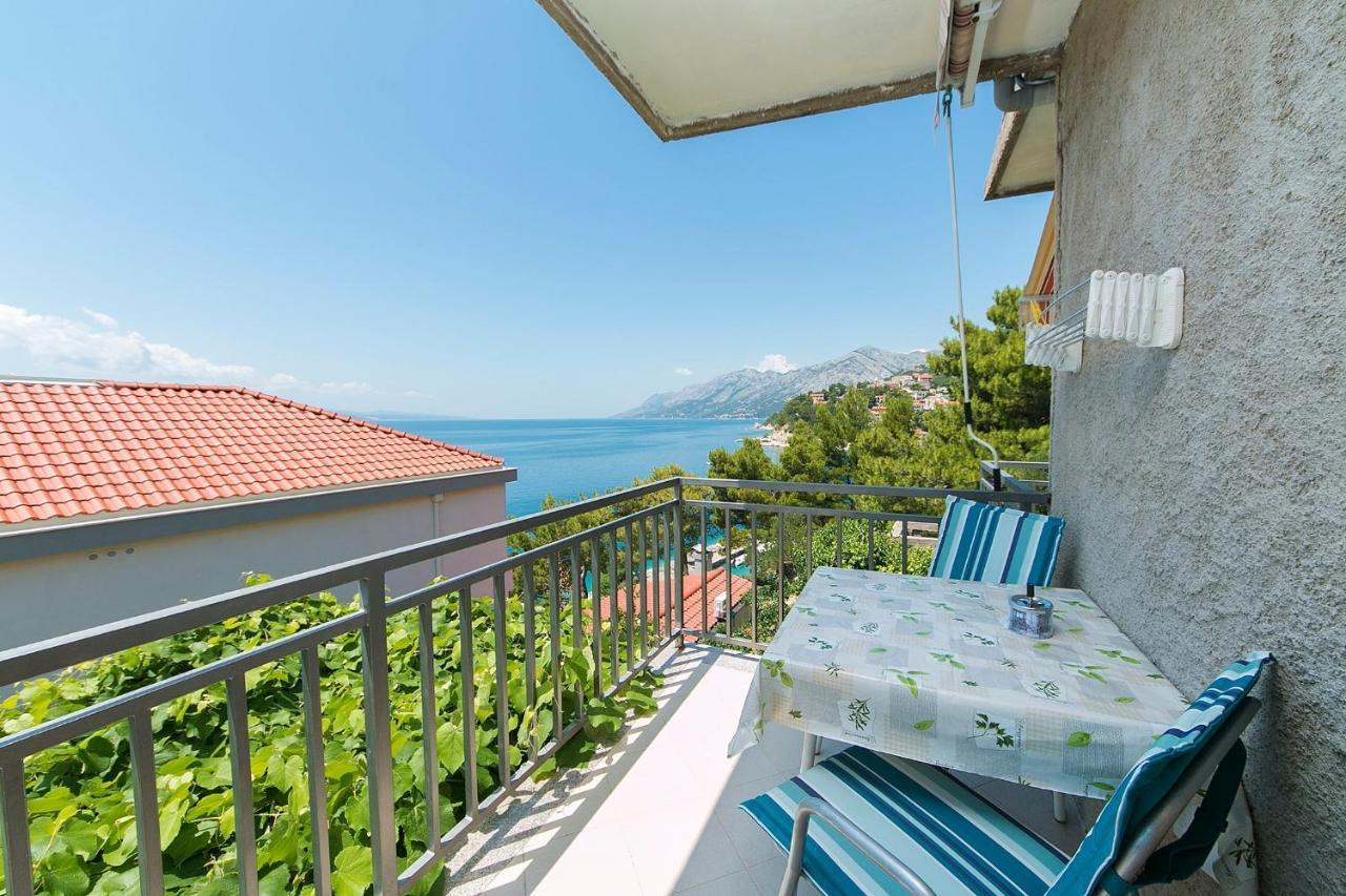 Apartments By The Sea Brela, Makarska - 20778 Kültér fotó