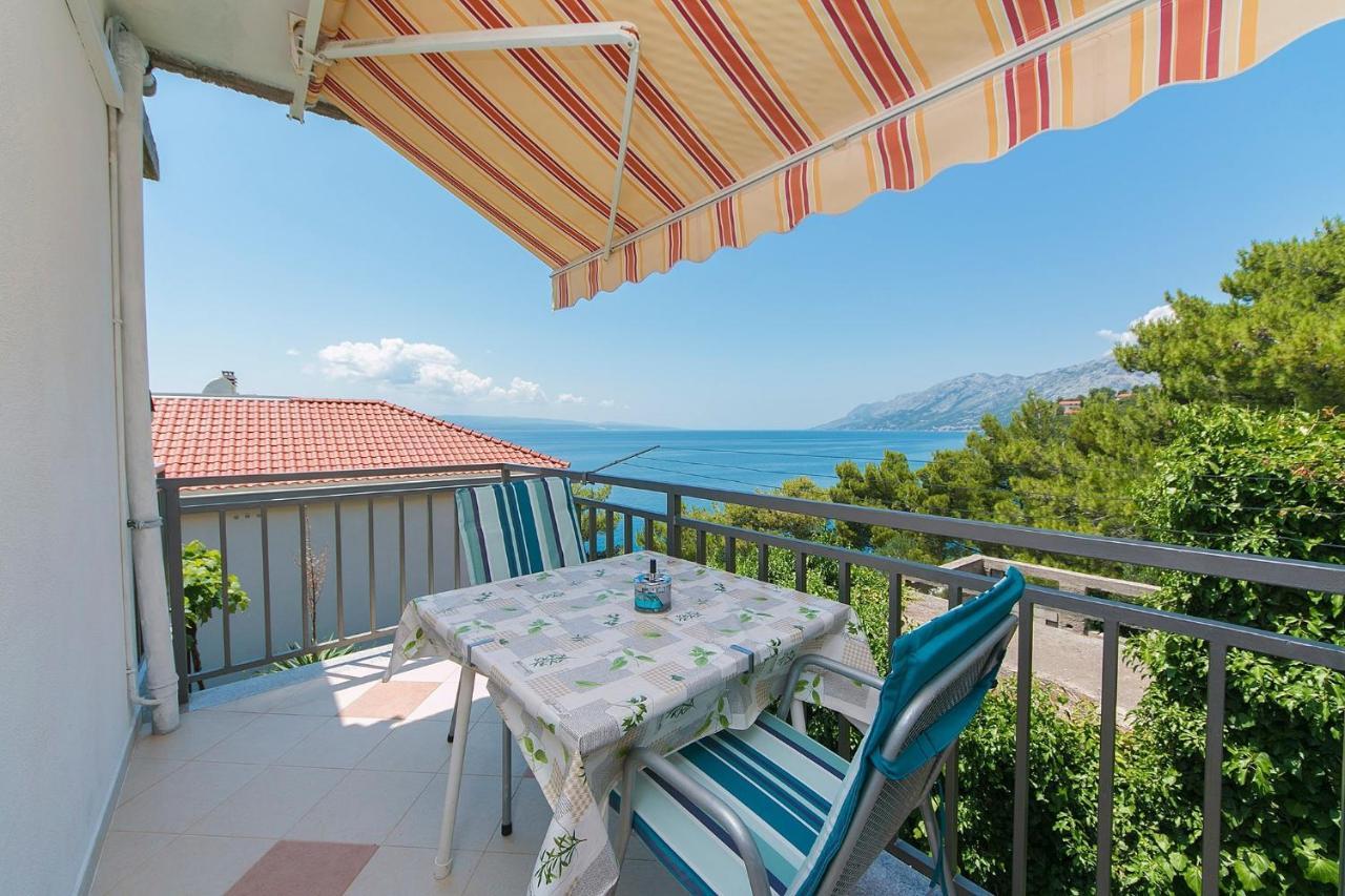 Apartments By The Sea Brela, Makarska - 20778 Kültér fotó